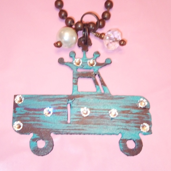 Vintage Pickup Truck Necklace - Picture 10 of 10